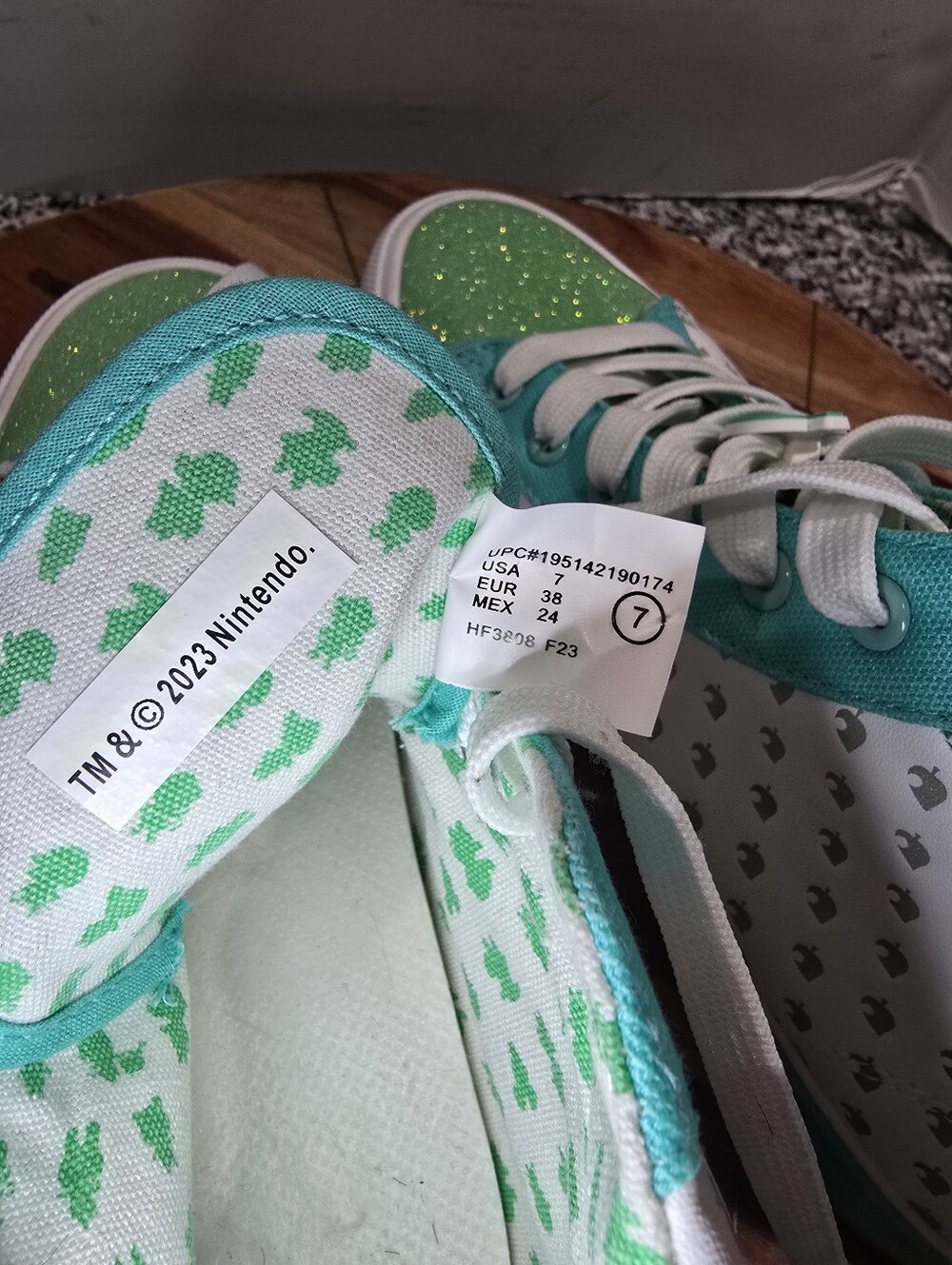 Nintendo Animal Crossing Horizon Tennis Shoes - Picture 9 of 9